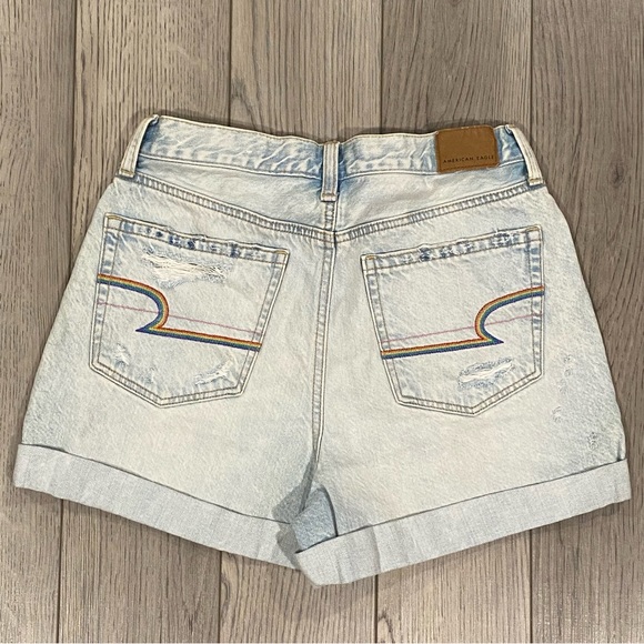 American Eagle Mom Jean Shorts Women's 2 Light Wash Hi Rise Rainbow Embroidery - Picture 4 of 15